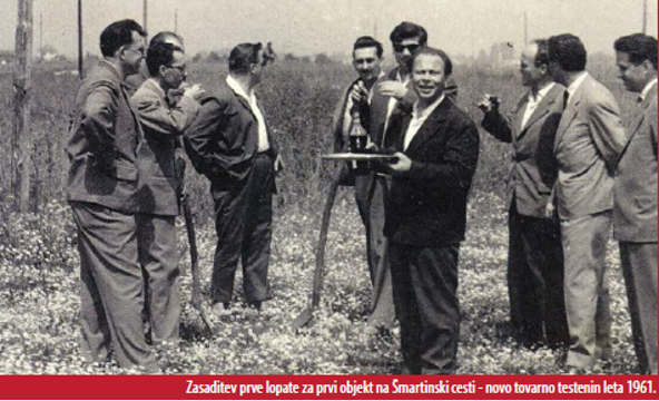 Slika, ki vsebuje besede oblačila, moški, oseba, na prostem

Opis je samodejno ustvarjen
